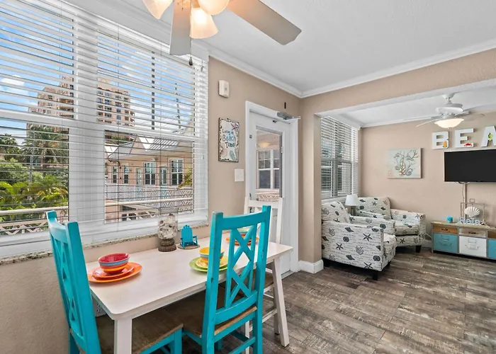Condo, Heated Pool, Steps To Sand, Clearwater 205 Clearwater Beach