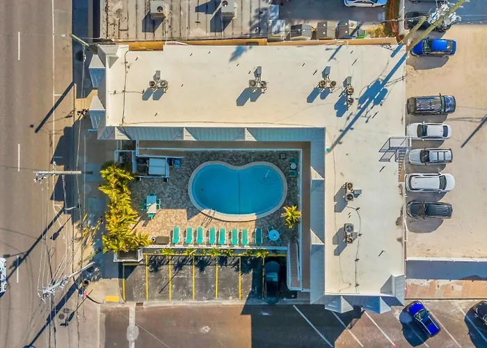Apartment Condo, Heated Pool, Steps To Sand, Clearwater 205 *