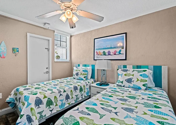 Condo, Heated Pool, Steps To Sand, Clearwater 205 * Clearwater Beach