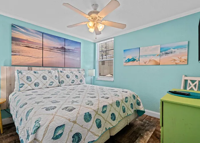 Condo, Heated Pool, Steps To Sand, Clearwater 205 * Clearwater Beach